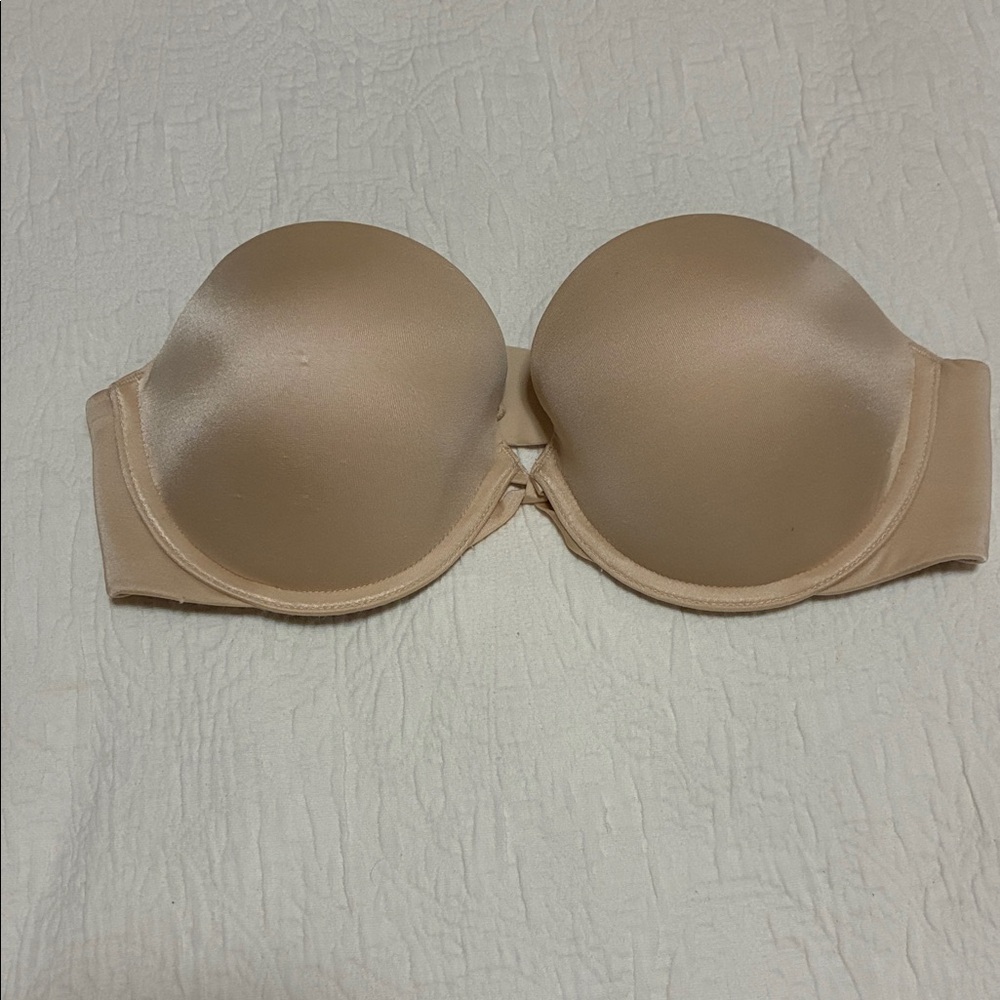 Wacoal Amazing Assets Smoothing Strapless Push Up Bra 854220 size 32C beige.